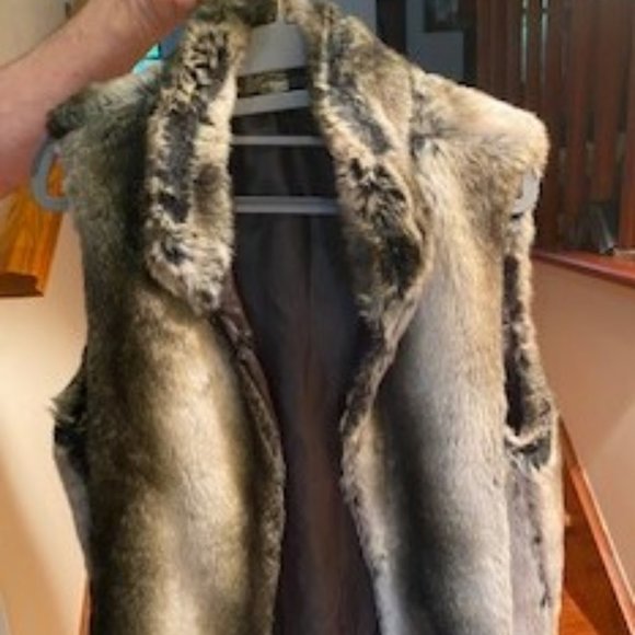 FAUX FUR VEST, SIZE L - Picture 1 of 2